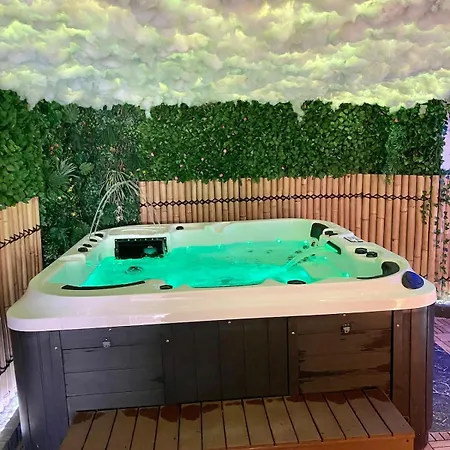 Cosy, Jardin & Jaccuzi Apartamento